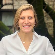 Kali Thompson's Instagram, Twitter & Facebook