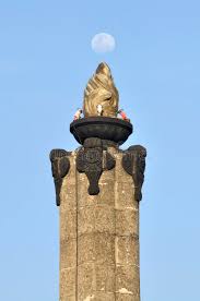 Pada saat bersamaan batu kerikil juga bermanfaat untuk penahan getaran ketika kereta api melintas. Muda Monument Photos Free Royalty Free Stock Photos From Dreamstime