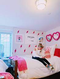 A trip to the tailor might be pricey, but is so worth it when it comes to a timeless piece like this. Vsco Relatablemoods Images Preppy Room Dorm Room Designs Dorm Room Inspiration