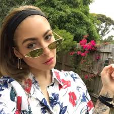 Jessica Rain Jones (@prozac_snac)