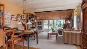 Ook is derksen even buiten westen geweest en heeft hij een hersenschudding. Neem Een Kijkje In De Villa Van Vi Analist Johan Derksen Man Man