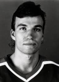 Il a occupé un poste semblable avec les islanders pendant sa carrière de joueur, le défenseur, repêché au septième rang par les maple leafs de toronto en 1987, a joué pendant 21. Luke Richardson B 1969 Hockey Stats And Profile At Hockeydb Com