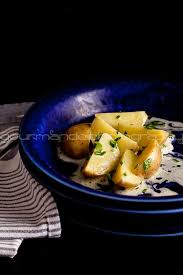 Potatoes With Creme Fraiche Sauce Creme Fraiche Sauce Side Dish Recipes Healthy Healthy Appetizer Recipes