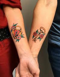 30 Awesome Couple Tattoos Inspiration American Traditional Tattoo Couple Tattoos Traditional Tattoo Love