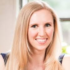 Kelly Schaefer's Instagram, Twitter & Facebook