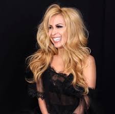 Mulher triste por fora e feliz por dentro vídeo em hd original. Joelma E Procurada Por Jornal Mexicano Por Causa De Meme Famosidades