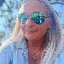 Wanna Wanna Inn Beach Bar & Grill