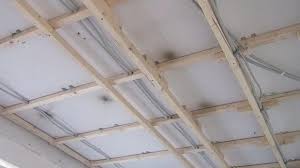 In diesem video zeigen wir ihnen die grundlagen für die erstellung freitragender rigips decken f 30 von unten und oben.unsere reihe mit. Decke Abhangen Holzkonstruktion Herstellen Anleitung Tipps Vom Maurer Trockenbau Diybook De