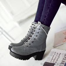En trendy kadın bot ve ayakkabı modelleriyle konforu keşfedin. Kislik Bayan Ayakkabi Ve Bot Modelleri Kis Modasi Guzelix Guzellik Sirlari Winter Fashion Boots Winter Boots Women Fashion Winter Boots Women