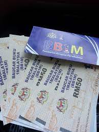 Bantuan logistik tadi diantar staf kedutaan dengan truk. Bantuan Buku 1 Malaysia