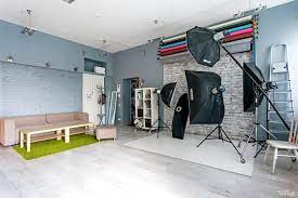 Taking Pictures In A Vibrant Photo Studio Kiev Designrulz Home Studio Photography Photography Studio Design Studio Interior