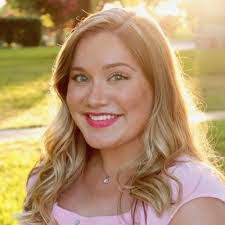 Camille Pryor's Instagram, Twitter & Facebook