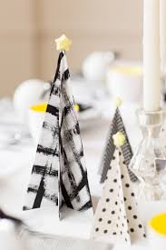 Black And White Christmas Table Decorations 9 Stunning And Stylish Holiday Tablescapes White Christmas Trees Christmas Table Decorations Christmas Table