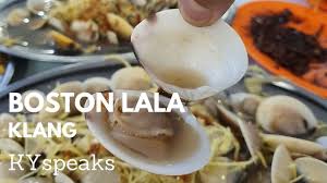 It was a planned dinner with a bunch of relatives, so to avoid disappointment haze went there just before 6pm (opening hours at 7pm) to start queuing, and within minutes there were already a couple other people joining the line. Ky Eats New Boston Steamed Lala Klang Youtube