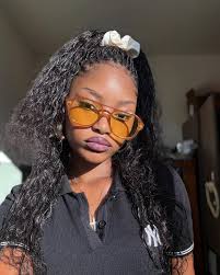 A WONDER A WHICH ONE A UNNUH MAN TROUBLE DA WOMAN YA? TIL SHE ALL A TWANG  HER CLAAT DEM LMBO DWL