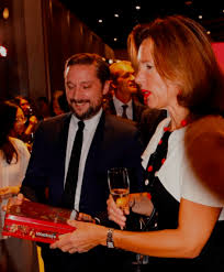 Select this result to view caroline v wilson's phone number, address, and more. Cbbc Welcomes New British Ambassador Caroline Wilson Cmb Focus China Britain Business Council