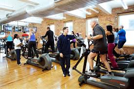 Lorsque nous nageons, nous tonifions les bras, les jambes et l'abdomen en brûlant environ 500 calories par heure. Combien De Calories Brule T On En 30 Minutes D Exercice Nautilus Plus Nautilus Plus