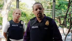 This series follows the special victims unit, a specially trained squad of detectives in the n.y.p.d., who investigate sexually related crimes. All Things Law And Order Law Order Svu The Darkest Journey Home Recap And Review
