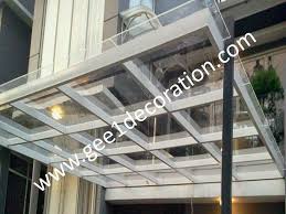 Untuk mengatasi hal tersebut yang dibutuhkan adalah kanopi dan salah satu. Aluminium Kusen Kaca Partisi Pintu Jendela Lipat Geser Swing Jungkit Pivot Sliding Atap Kanopi Kaca Tempered Kanopi Kaca Atap
