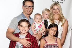 Also pictured is gosselaar's son michael charles and daughter ava lorenn. Meet Michael Charles Gosselaar Photos Of Mark Paul Gosselaar With His Ex Wife Lisa Ann Russell