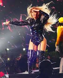 Beyonce Captivates The Crowd In Pvc Bodysuit For Second Coachella Show Beyonce Costume Beyonce Queen Beyonce Style