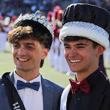 Congratulations to our very own Carlos Abrams for being crowned homecoming  king. 👑 His hardwork, dedication, and leadership