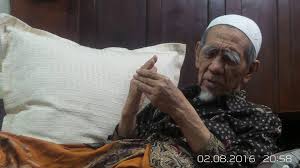 Karena sesungguhnya allah telah memberikan rukhshah (keringanan) kepadanya untuk mendoakan keburukan bagi orang yang telah menzaliminya. Kh Maimoen Zubair Larangan Mendoakan Buruk Dan Melaknat Orang Lain