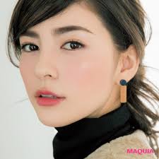 We Can T Lose The Weight Of The Fur Stay Ahead Of Spring With Kate S New Eye Palette In 2020 Asian Makeup Fashion Makeup Makeup Trends