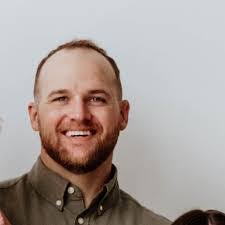 Joey Barlow's Instagram, Twitter & Facebook