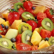 Esta misma receta pero variando el tipo de frutas te permitirá preparar macedonia de frutas tropicales. Macedonia De Frutas Con Helado Postre Sano Y Fresco