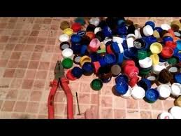 как сделать коврик из крышек от пластиковых бутылок видео Delaem Kovrik V Vannuyu Iz Kryshek Bathroom Mat Made Of Bottle Caps Youtube