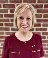 Sandy Crays's Instagram, Twitter & Facebook