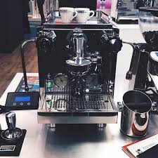 From premium brands like delonghi, breville, and nescafe in contrast, paper filters reduce bits of ground coffee called fines more effectively than those made of steel. Rocket Espresso Via Rocket Philippines Partners Yardstick Coffee Say Hello To The R 60v 5 Stage Pressure Profiling On This Latest Rocket Espresso Single Group Machine The R 58 Is One Of Our