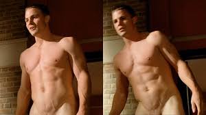 Battle of the Bulge: Robbie Amell vs. Stephen Amell - TheSword.com