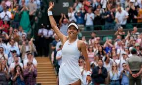 View the full player profile, include bio, stats and results for emma raducanu. Emma Raducanu Junges Englisches Wunderkind Begeistert In Wimbledon Kleinezeitung At