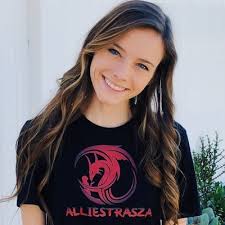 Alexandra Macpherson's Instagram, Twitter & Facebook