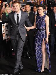 Kristen Stewart Tops Forbes S Hollywood S Best Actor For The Buck List While Co Star Robert Pattinson Comes In Third Daily Mail Online Robert pattinson's films include the lighthouse, good time, high life, cosmopolis. daily mail
