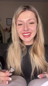 Jessie Rivers's Instagram, Twitter & Facebook