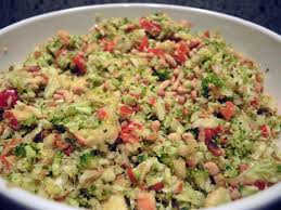 Brokkolisalat Mit Pinienkernen Thermomix Chilirosen Brokkoli Salate Thermomix Salat Brokkolisalat