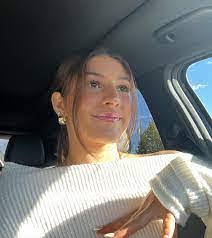 Isabelle Witt's Instagram, Twitter & Facebook