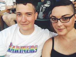 Seattle Mariners apologize after lesbian couple are told to stop kissing