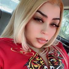 I know this ain't the best picture but if u know my cousin u know her a**  don't like taking pictures🤣🤣. But anyway help me wish my cousin Nickie  James a Happy