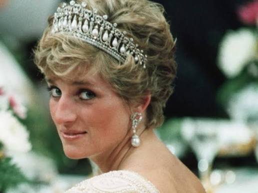 Princess Diana Makes Dramatic Debut in 'The Crown'
