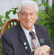 Molly Roland's Instagram, Twitter & Facebook