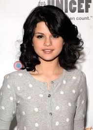 Selena Gomez Short Hairstyles Black Curly Haircut For Girls Hairstyles Weekly Selena Gomez Short Hair Selena Gomez Hair Short Hair Styles