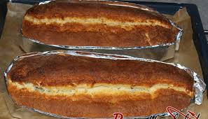 Quark Nussstollen Rezept Fur Einen Stollen Mit Einer Nussfullung Rezept Rezepte Essen Essen Und Trinken