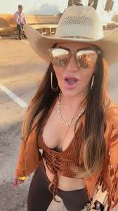 Ashley Maultsby's Instagram, Twitter & Facebook