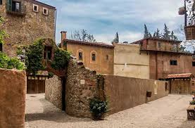 Val'quirico es un complejo turístico ubicado en la localidad de santa agueda, en el municipio de tetlatlahuca en el estado mexicano de tlaxcala. Ifetf8dntidpim