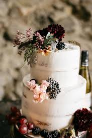 A Boho Montana Wedding With A French Bohemian Vibe Was Coordinated By Champagne Linen They Wine Wedding Cake Wine Wedding Decorations Wedding Party Bouquets