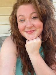 Hi everyone I was wondering if anyone knows any good nail techs in  Lafayette I've tried the salons and I had a nail tech but I'm looking for a  new one. |